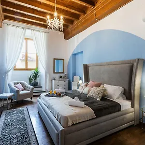 Historic Center Palace - Huge 4 Bedrooms Santa Croce - By Likehomeflorence Apartment